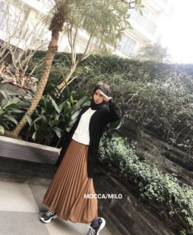 Pleated Skirt, Women's Fashion, Bottoms, Skirts on Carousell