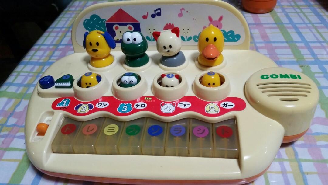 Pop up outlet piano toy