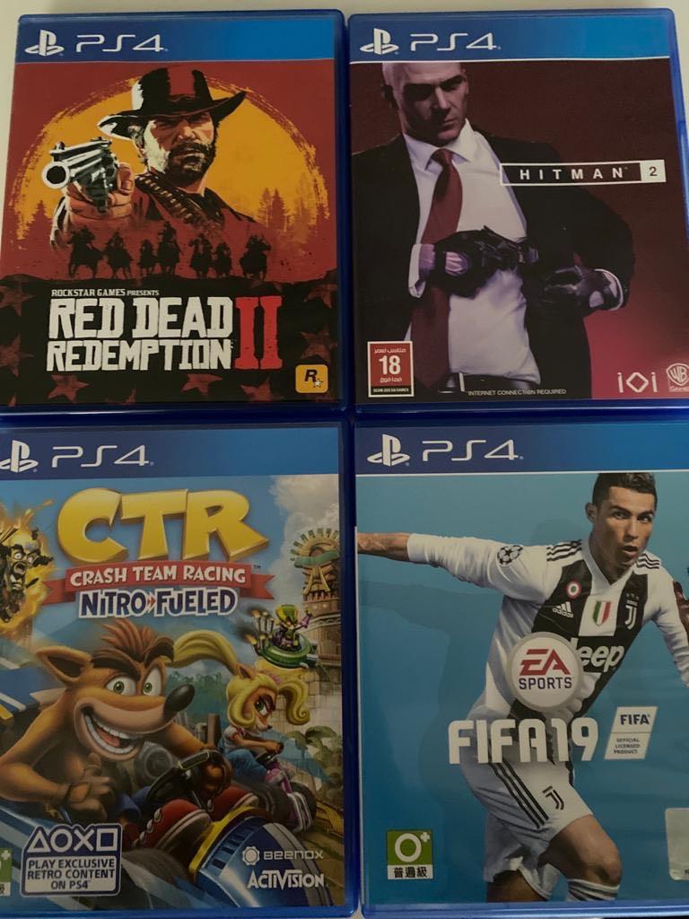 PS4 with 4 Games : Let go price , Toys 