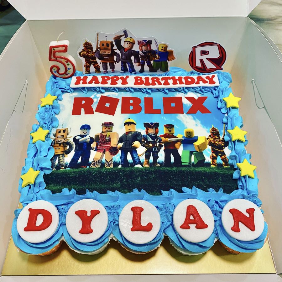 Roblox Cupcakes Cake Food Drinks Homemade Bakes On Carousell - cupcake roblox cake decorations