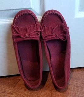 Size 9: Original MinneTonka Moccasins