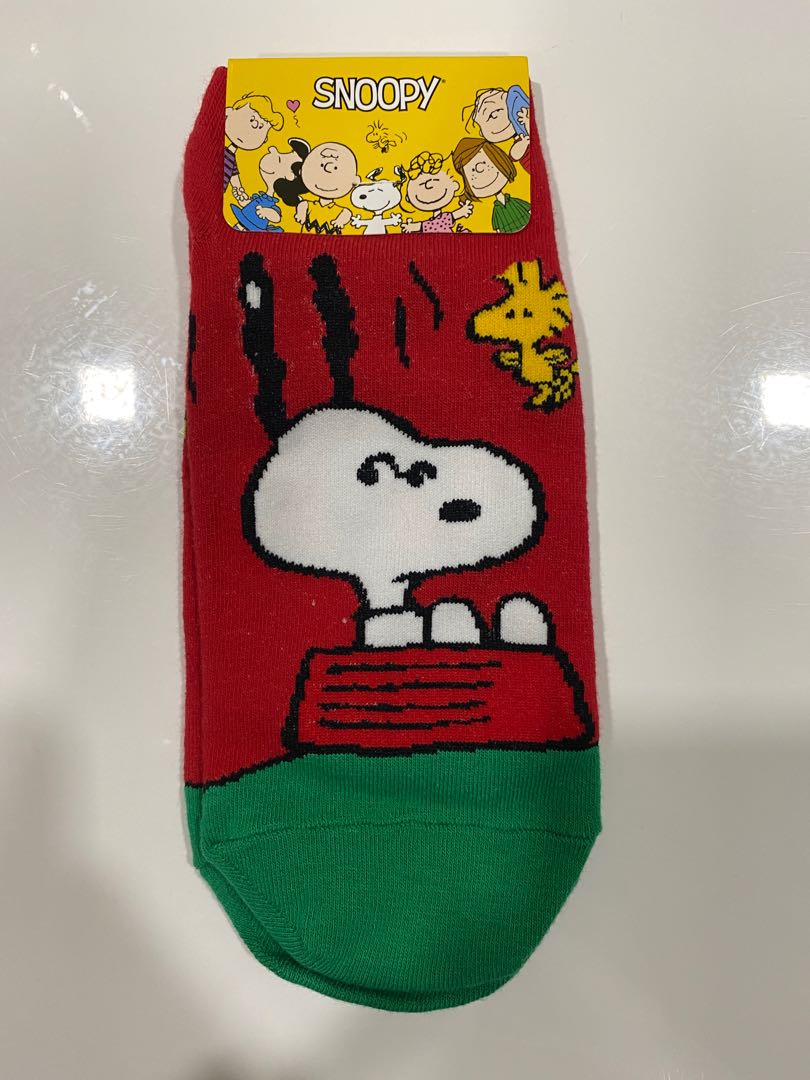 Snoopy socks, Women's Fashion, Watches & Accessories, Socks & Tights on ...