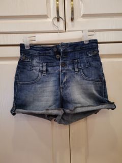 (Category: ) located in . Submitted by nnnyee (Listing ID 1023406484, Image 1). Description: .