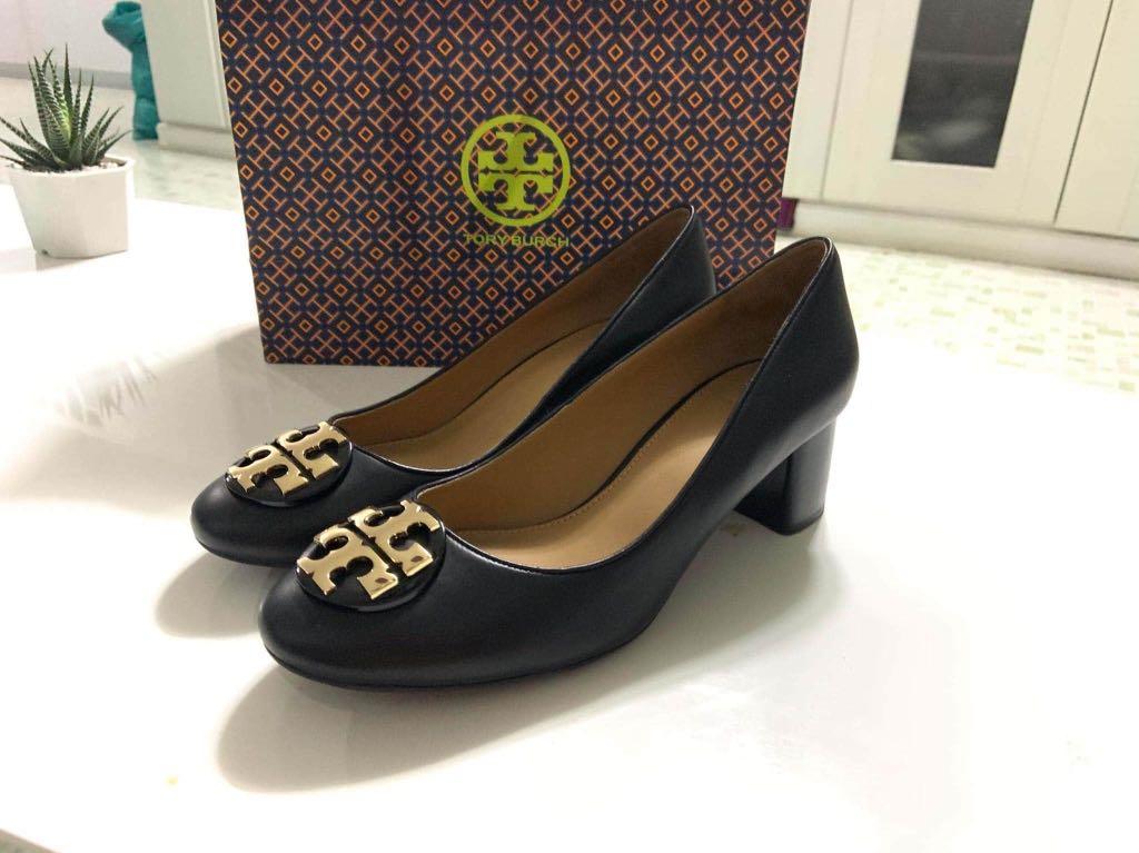 Tory Burch Black Chelsea Pumps (Category: Heels) located in San Pedro. Submitted by david.ns (Listing ID 1023606407, Image 3). Description: Tory Burch Black Chelsea Pump | 7800 Brand New Authentic from US Color: Black Size: US 9 | UK 6.5 Channeling a sixties silhouette, these Chelsea 50mm pumps are chic and modern - a perfect choice for on-the-go style. This perfect black calf leather pair features a round toe, a mid high block heel, a slip-on st