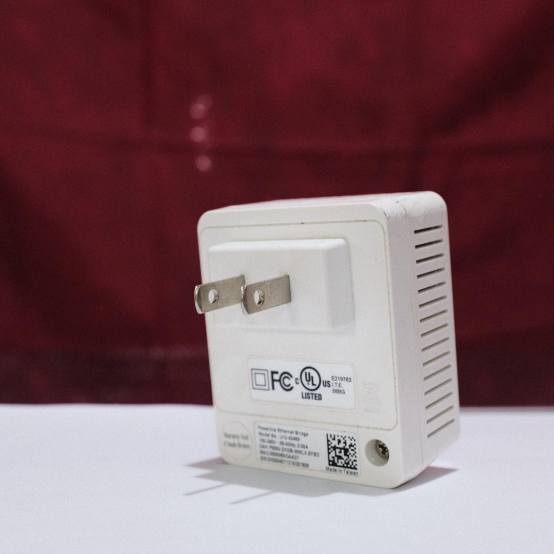 Ultra Powerline WiFi extender extension (Category: Networking) located in Taguig. Submitted by metrowalker (Listing ID 1023491759, Image 3). Description: WiFi Ethernet Bridge -2 pcs. -extends WiFi coverage via the building's electrical wiring -good for extending range to areas shielded against WiFi signal RFS: shelved since getting a new router with better range.