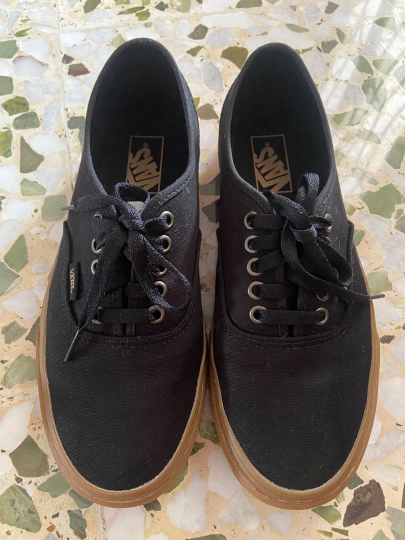 vans era black gum