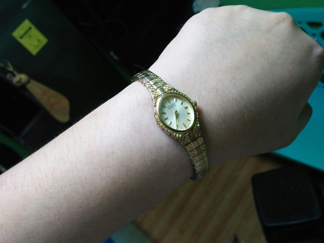 Citizen quartz on sale japan movt 5920