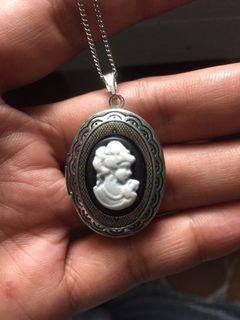 Vintage Victorian cameo black and white photo locket pendant necklace
