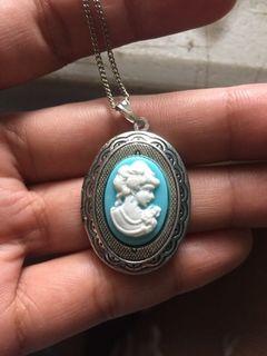 Vintage Victorian cameo Turquoise white photo locket pendant necklace
