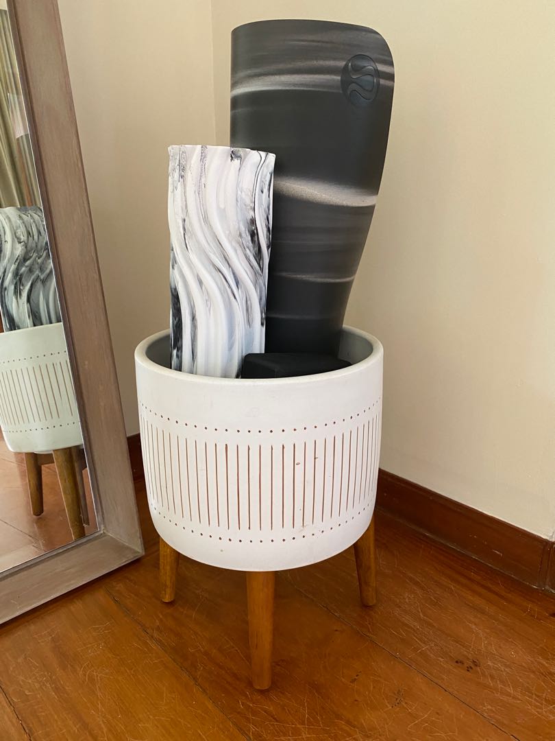 West Elm Pot Home Furniture Furniture Fixtures Others On Carousell