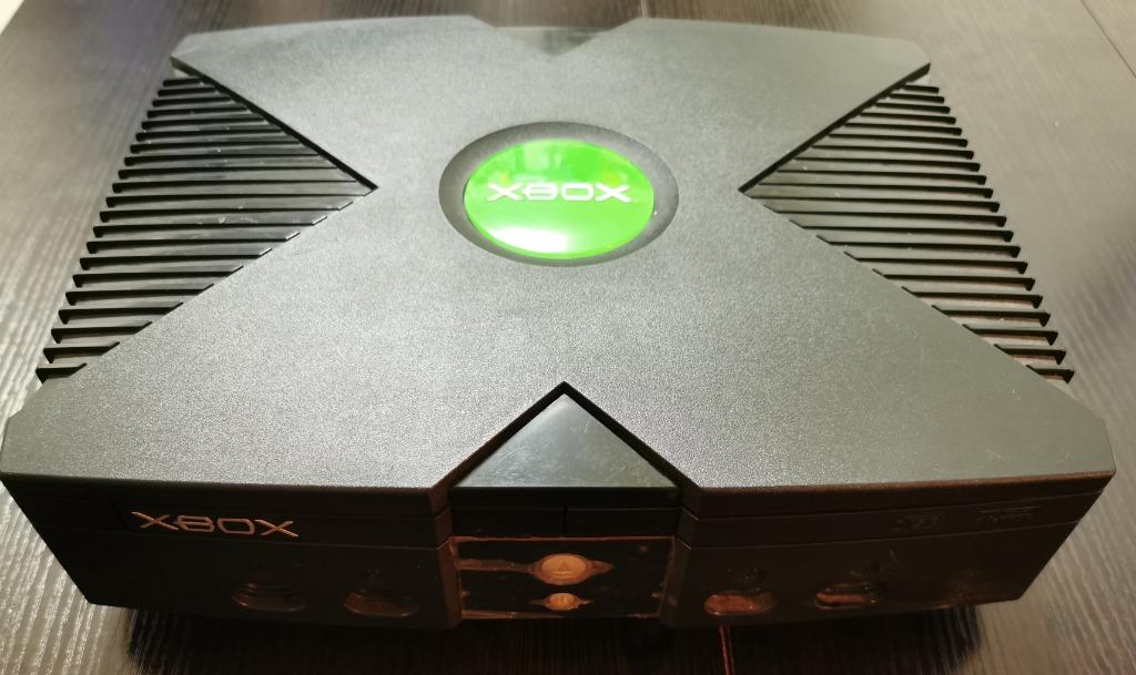 X Box （分類：遊戲週邊商品）位於 Hong Kong。 由 second- 提交（商品編號 1023557607，圖片 1）。簡介： 100%正常運作,有訊號線,有電源線冇手掣,跟賽車遊戲一隻。