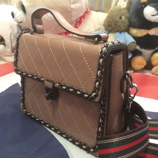 （分類：）位於 。 由 aforalbion 提交（商品編號 1023763584，圖片 1）。簡介： 。