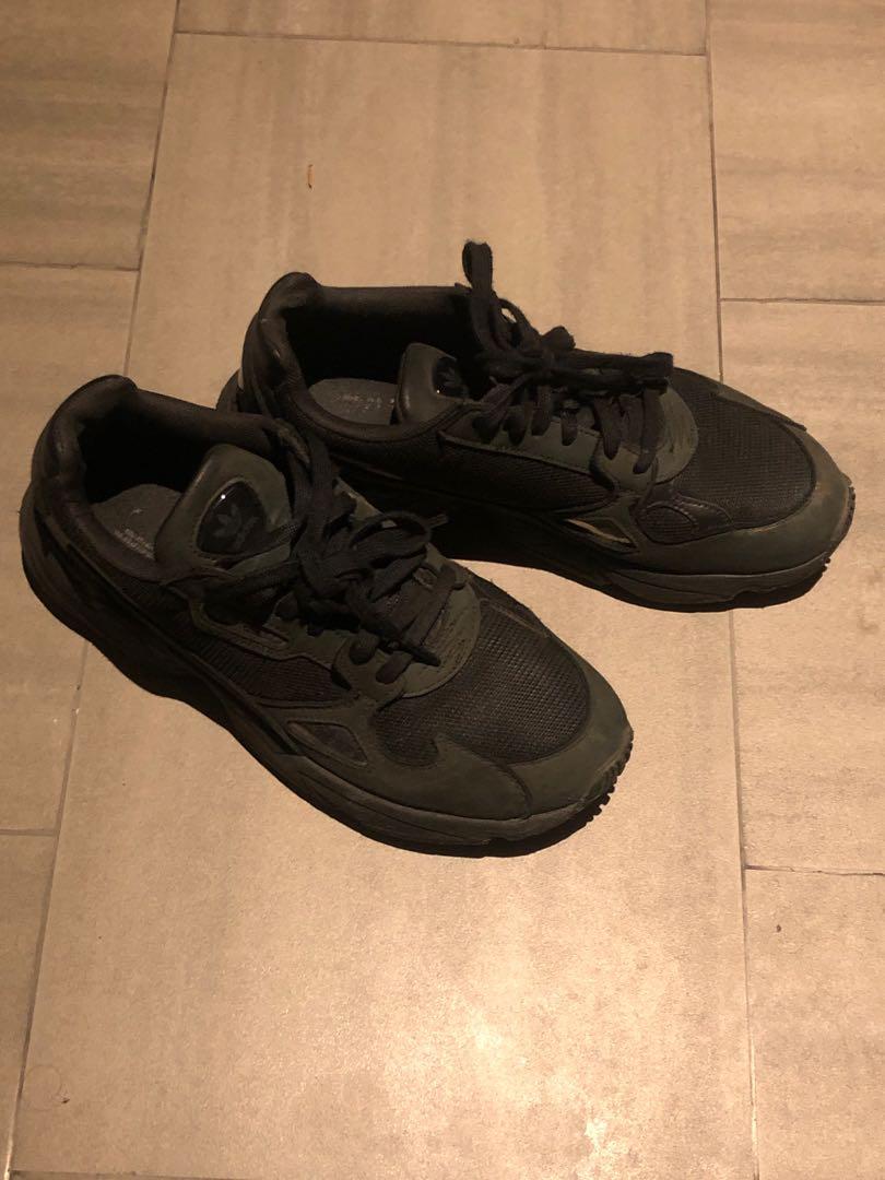adidas all black falcon
