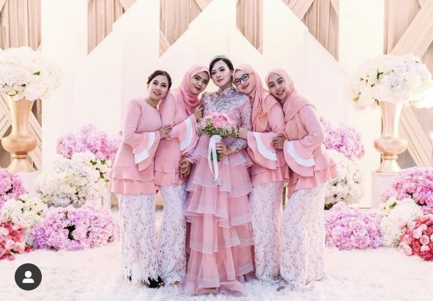 Fazura wedding dress shop