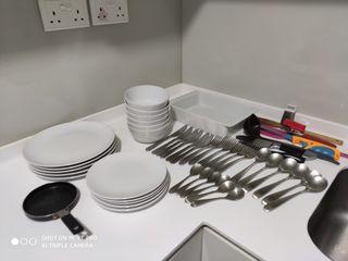Assorted kitchenware