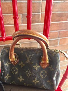 (Category: ) located in . Submitted by french21closet (Listing ID 1023802559, Image 1). Description: .