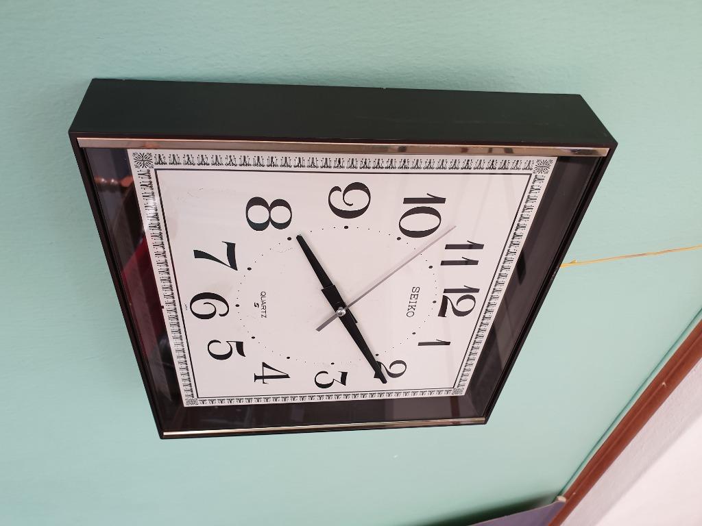 B567) Vintage Square Seiko Quartz Wall Clock, Furniture & Home Living, Home  Decor, Clocks on Carousell