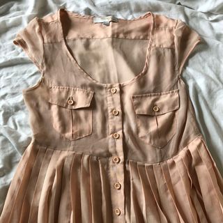 (Category: ) located in . Submitted by chic__chateau (Listing ID 1023866978, Image 1). Description: .