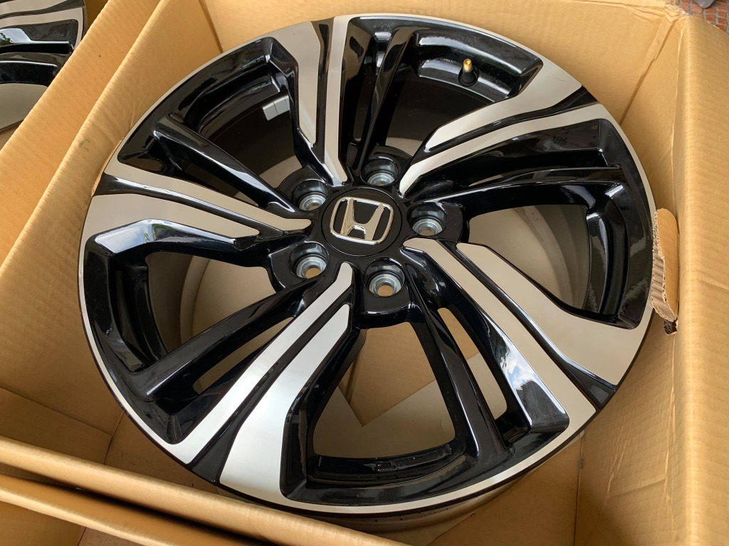 Brand New Honda Civic Rs Mags 17 Car Parts Accessories Mags And Tires On Carousell