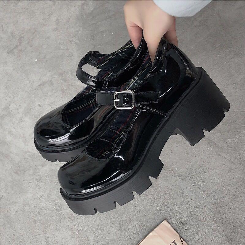 Trendy platform 2025 shoes