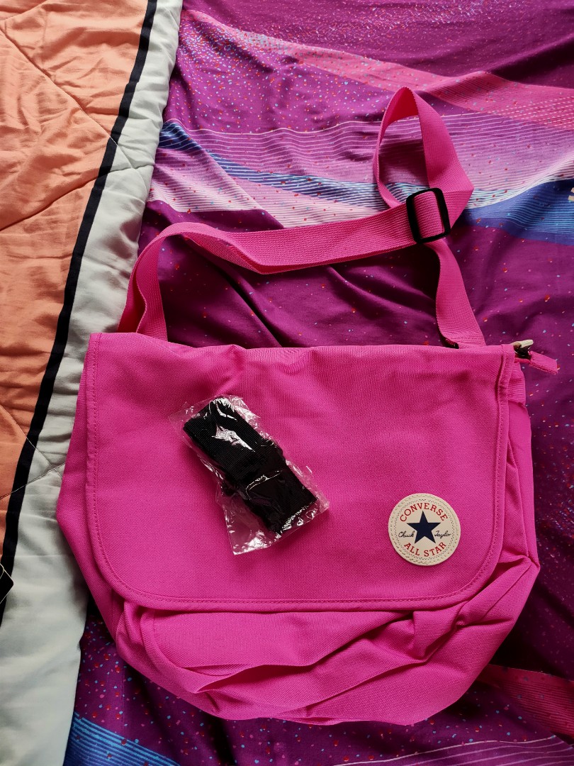 Converse Messenger Bag, Women's Fashion, Bags & Wallets, Crossbody