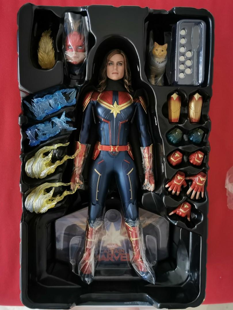 hot toys captain marvel deluxe