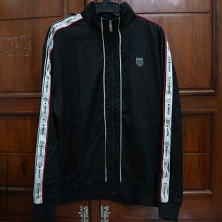 (Kategori: ) berada di . Dikirim oleh treasured_stufff (ID iklan 1023743587, Gambar 1). Deskripsi: .