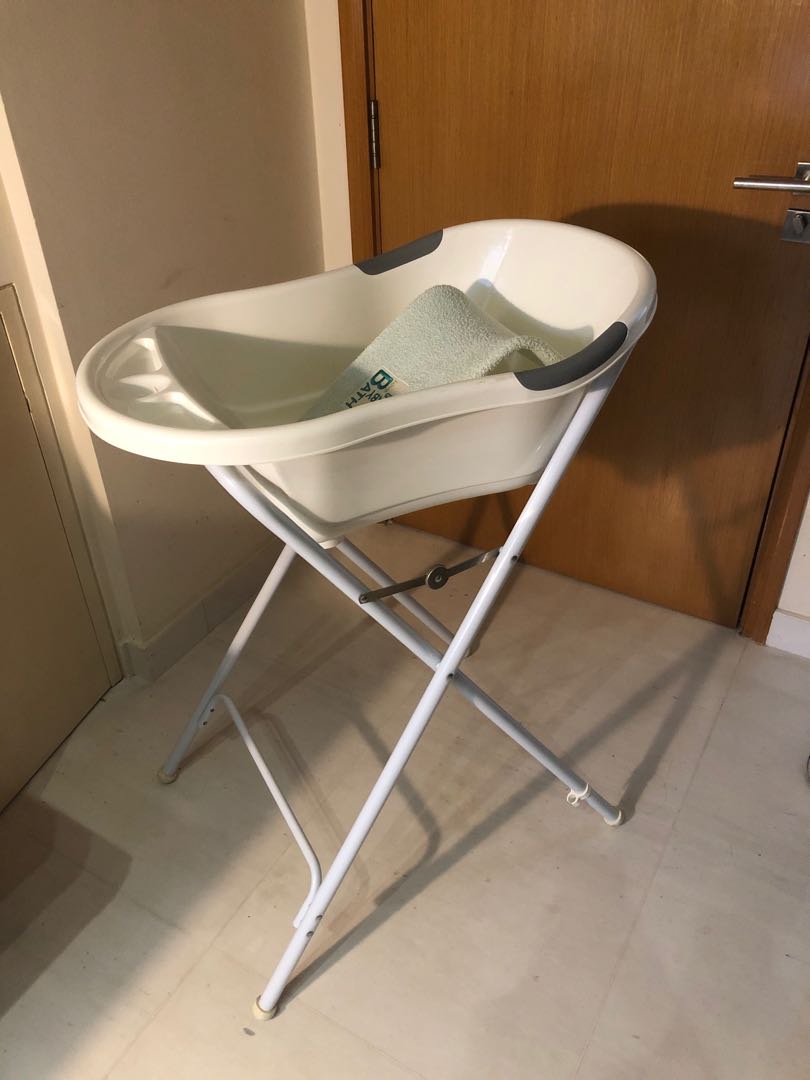 Large Baby bath with stand, Babies & Kids, Nursing & Feeding, Weaning