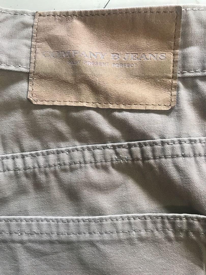 Men’s Preloved Pants (Category: Trousers) located in Quezon City. Submitted by igraine_21 (Listing ID 1023645511, Image 2). Description: •PLEASE MANAGE YOUR EXPECTATIONS as these are PRELOVED items with signs of usage; some may have minimal flaws and discolorations. **Photo may slightly vary from actual item due to camera lighting. GUC Stright leg; Relaxed fit; Mid-Rise Khaki Beige Size 30 Length 39.5 in. RFS: Decluttering some of my hubby’s pers