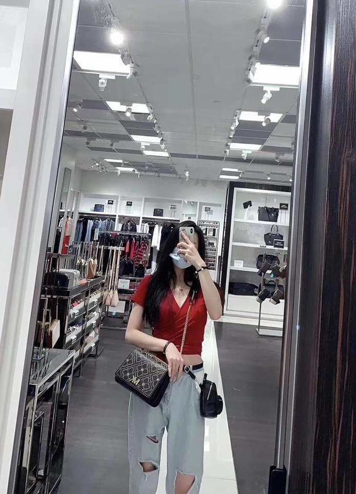Michael Kors Istanbul Mott Lg Chain Shldr Leather Women S Fashion Bags Wallets Handbags On Carousell