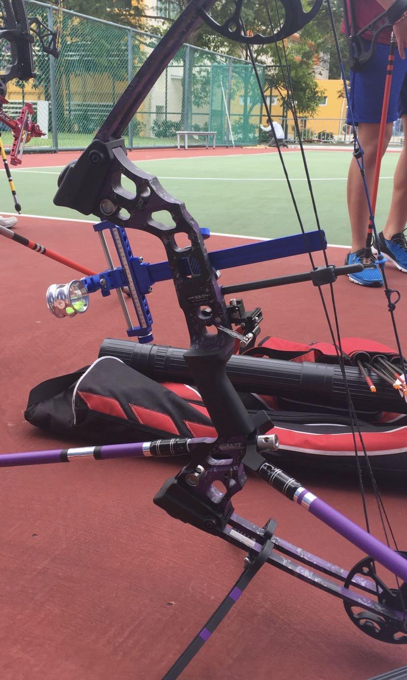 Mission Craze Purple Compound Bow, Sports Equipment, Sports & Games