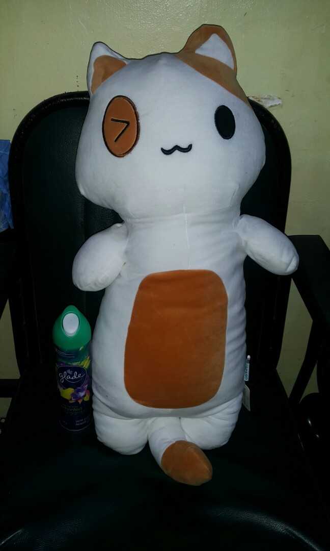 Mumuso cat top stuffed toy