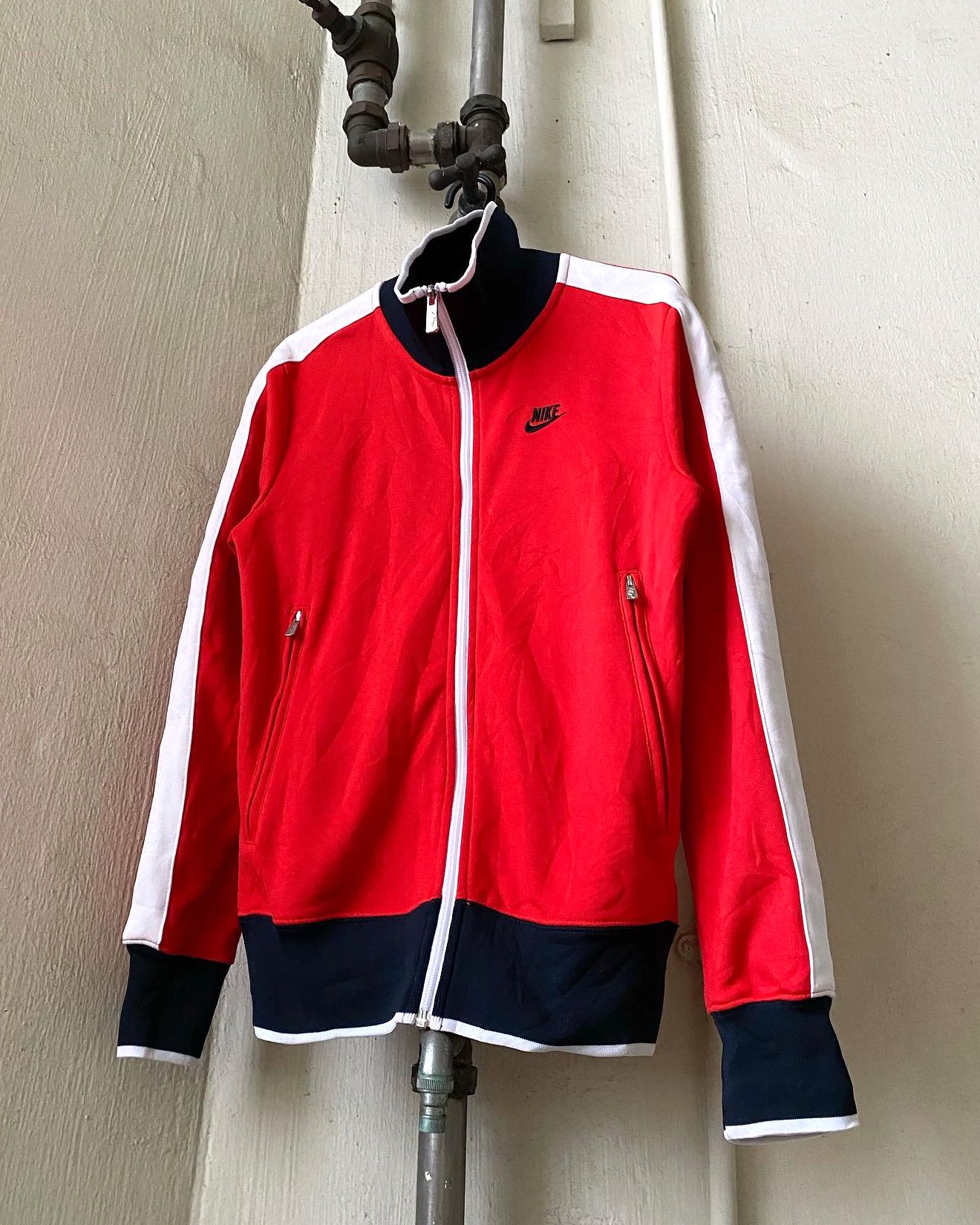 nike red track top