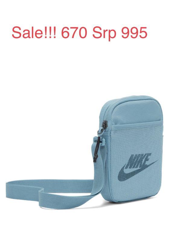 nike sling bag navy blue