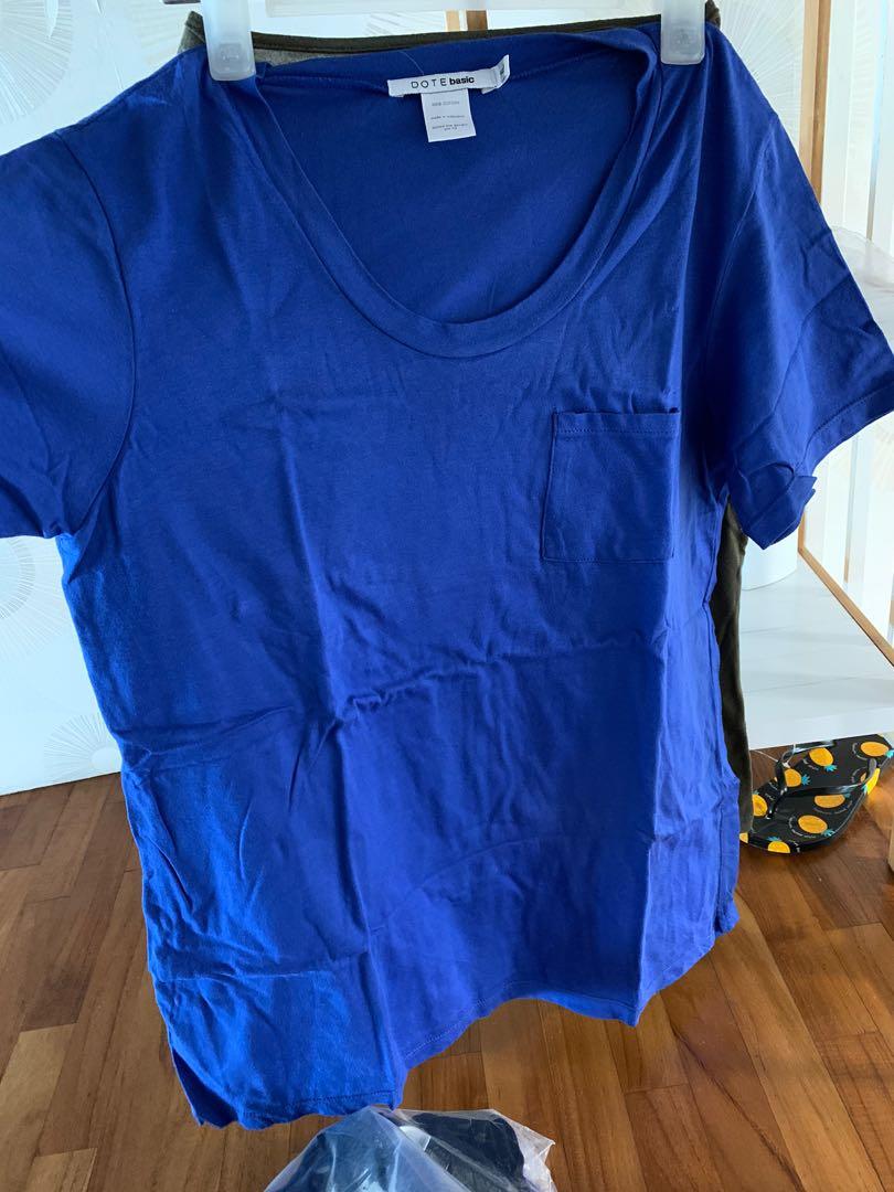 Nursing basic top (Category: Sleeveless) located in Singapore. Submitted by meiro (Listing ID 1023733918, Image 5). Description: $20 for 3 nursing tops , $8 each .