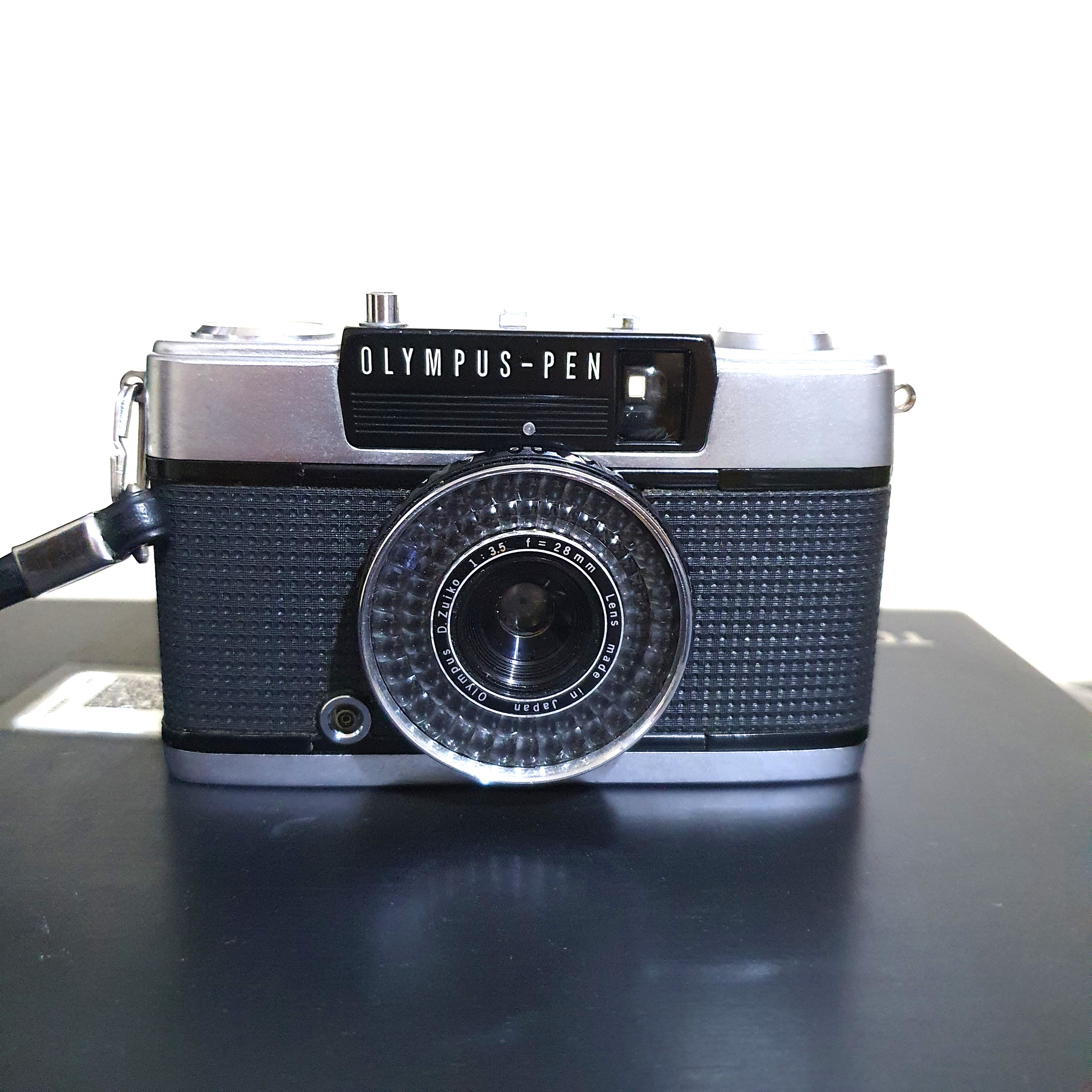 Olympus Pen EE-3 Film Camera, Photography, Cameras on Carousell