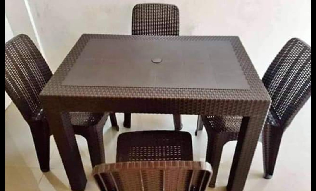 plastic table chair