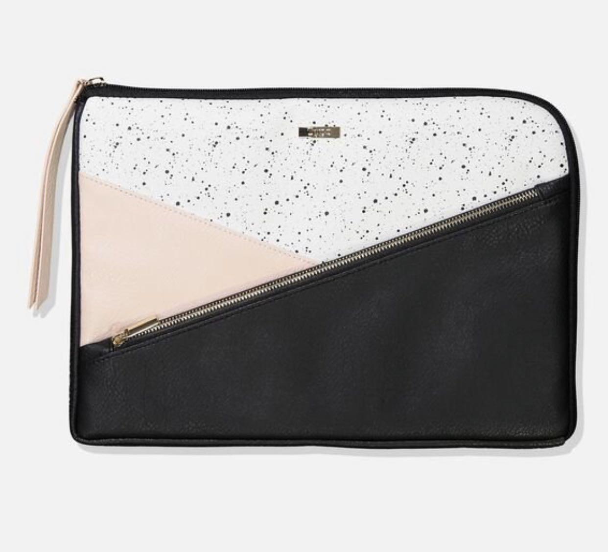 Macbook air case typo sales