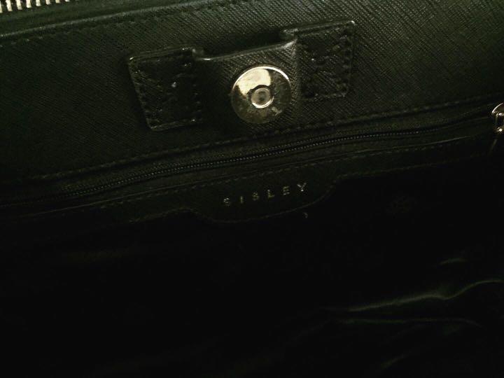 SISLEY TWO WAY BAG (Category: Luxury Bags & Wallets) located in Angeles City. Submitted by chubbyneko (Listing ID 1023805802, Image 3). Description: 8.5/10. With flaw (see pics) Still in good condition. .