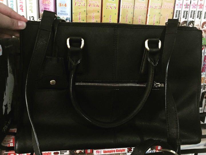 SISLEY TWO WAY BAG (Category: Luxury Bags & Wallets) located in Angeles City. Submitted by chubbyneko (Listing ID 1023805802, Image 2). Description: 8.5/10. With flaw (see pics) Still in good condition. .