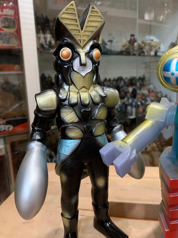 Ultraman Kaiju Set Alien Baltan Jr And Builgamo From Bullmark Toys Games Others On Carousell