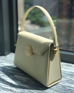 （分類：）位於 。 由 baevintage 提交（商品編號 1023775304，圖片 1）。簡介： 。