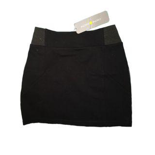 black fitted mini skirt