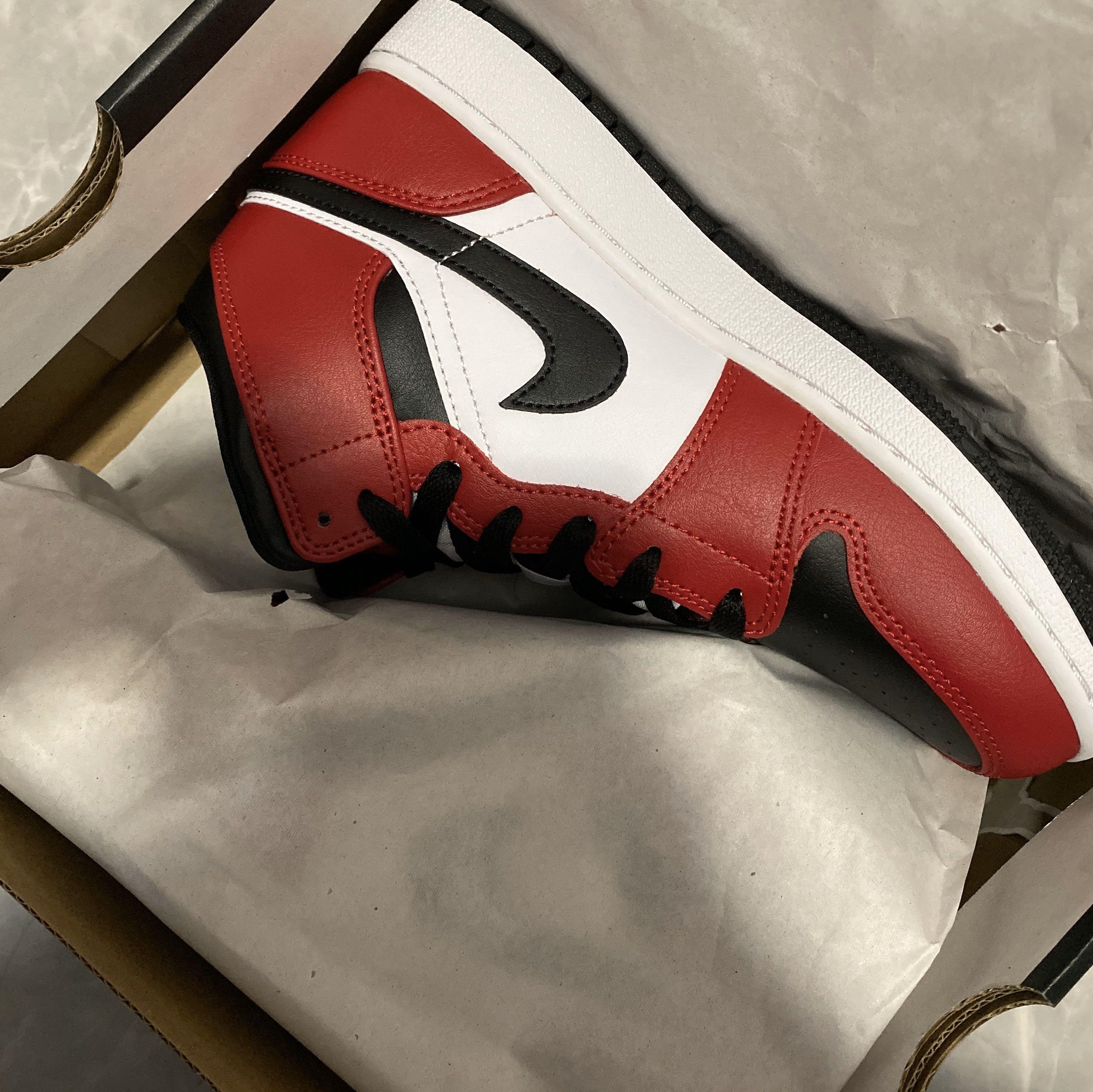aj1 mid chicago toe