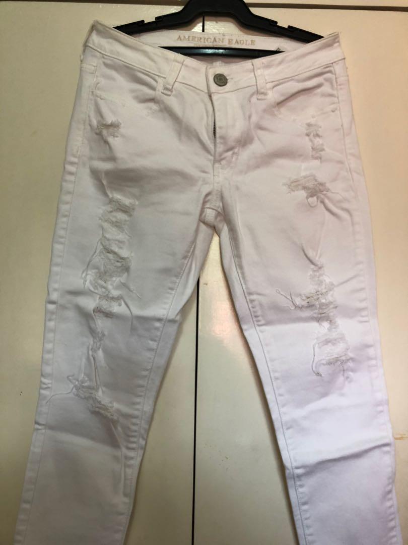 white ripped jeans american eagle