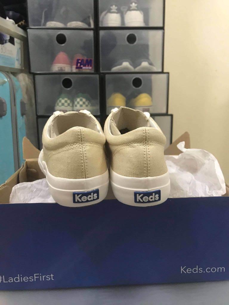 Anchor Metallic (Category: Sneakers) located in Manila. Submitted by hellobudol_ (Listing ID 1024071962, Image 2). Description: Size 5 Brand new.