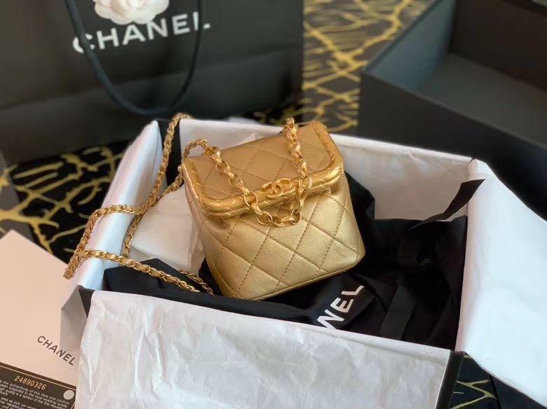 Small kiss lock bag chanel cheap