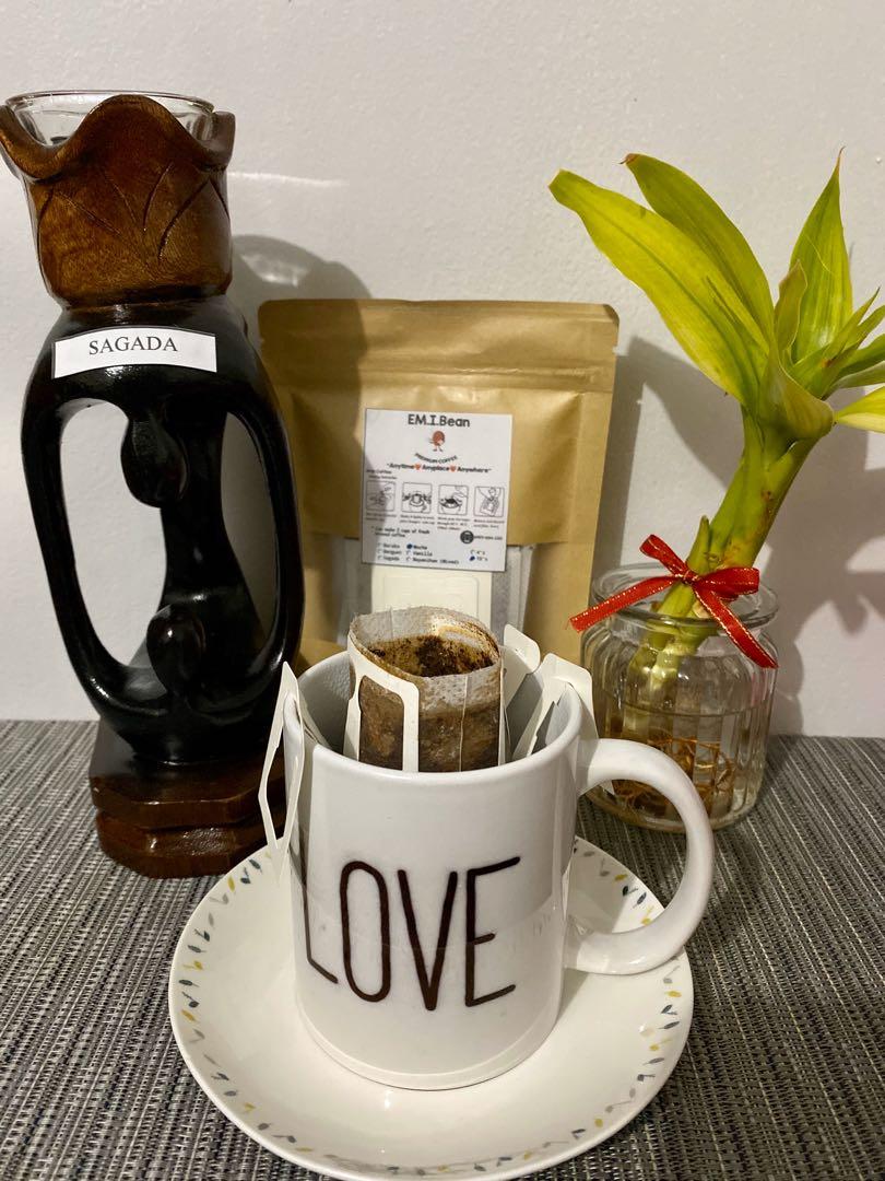 Coffee / Drip bag (Category: Beverages) located in Makati City. Submitted by e.gorgeous (Listing ID 1024116885, Image 1). Description: Hi coffee lovers☕️😊❤️ Tara tikman mo na din ang sarap ng kapeng Pinoy. No coffee maker?🤔No problem🤗With our coffee drip packs, all you have to do is add hot water and enjoy a cup of freshly brewed coffee😊😘 10 Drip bags/Pouch: *Barako -160 *Benguet - 160 *Sagada -200 *Mocha - 200 *Vanilla - 200 *Bayanihan (Mix