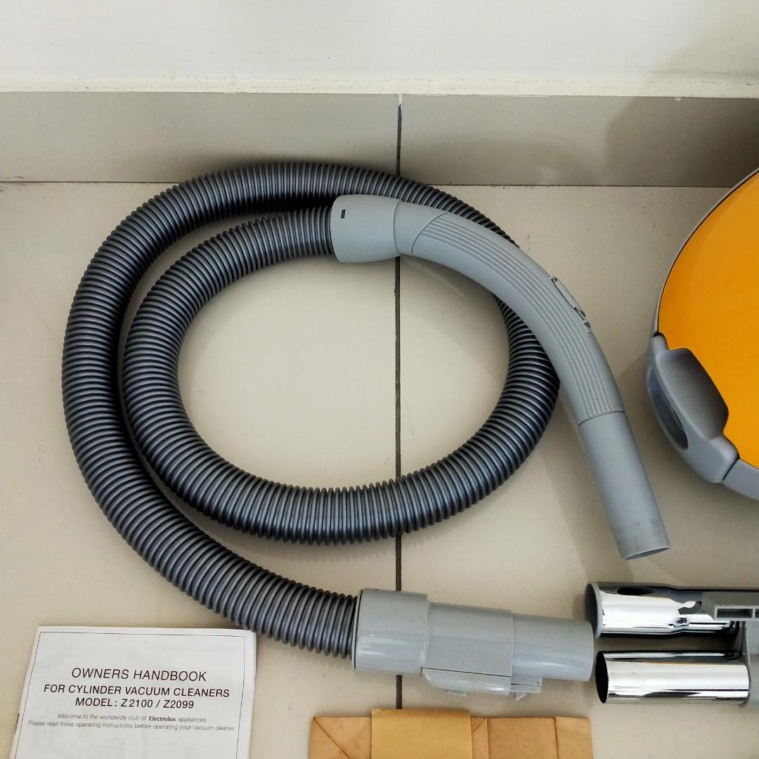 Electrolux listo vacuum cleaner, TV & Home Appliances, Vacuum Cleaner