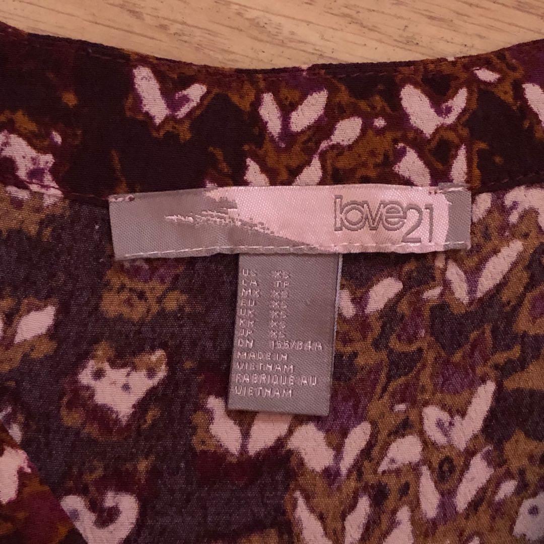 Forever 21 Graphic Poncho Top (Category: Others Tops) located in Las Pinas. Submitted by shopmarie (Listing ID 1024144571, Image 2). Description: .